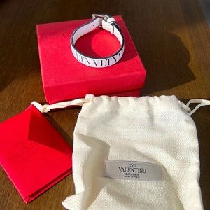 AUTHENTIC Valentino leather logo bracelet with box and authenticity card
